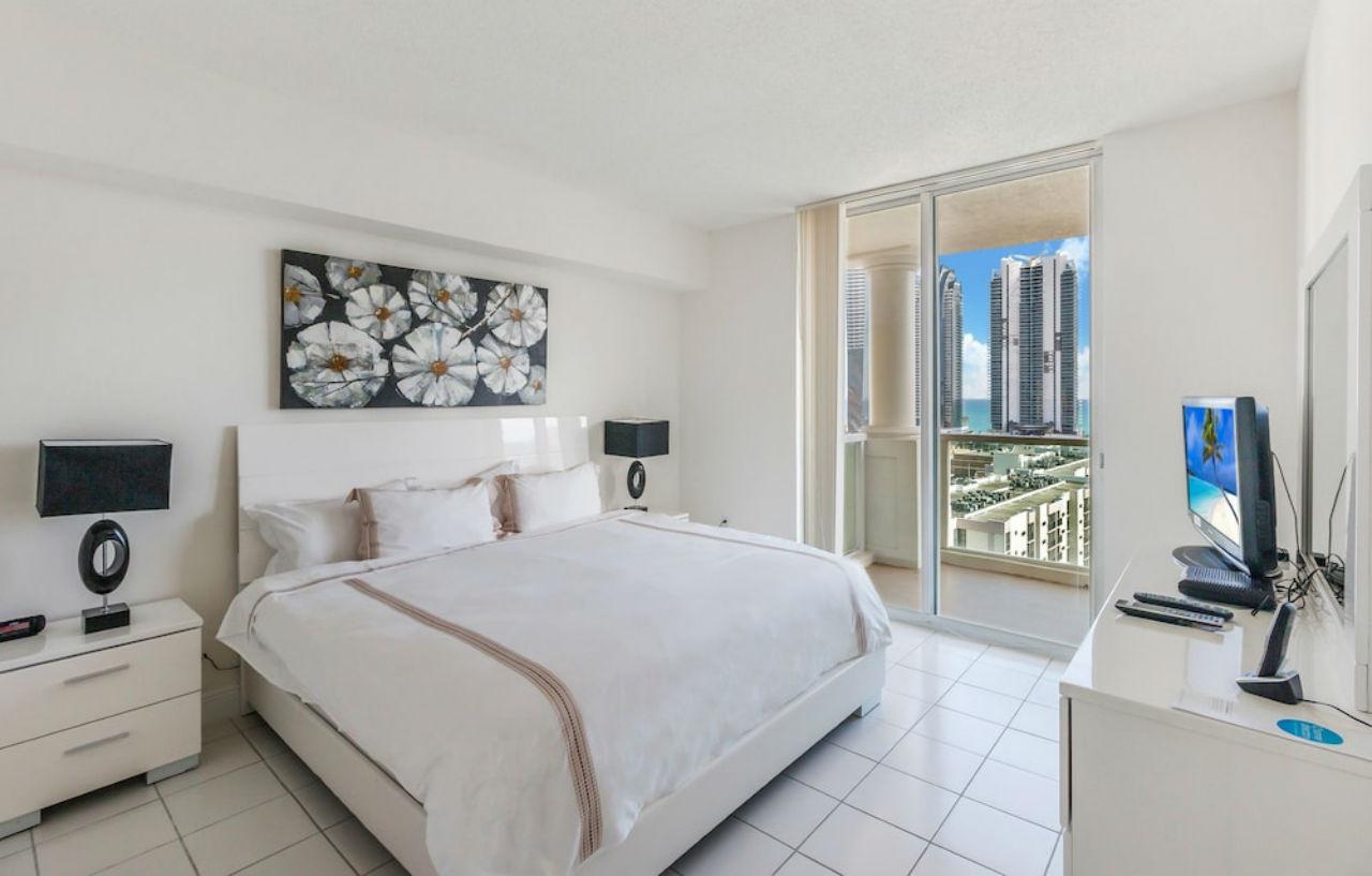 Global Luxury Suites In Sunny Isles Doral Exterior photo